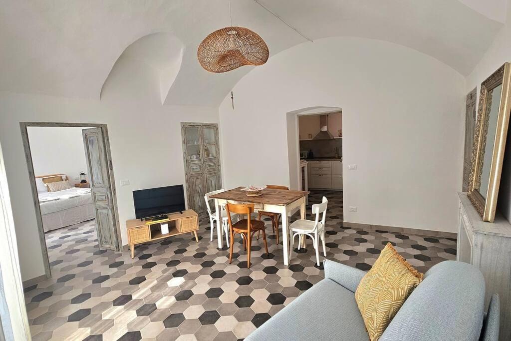 Car.Lo. Casa Vacanze Dolceacqua Exteriér fotografie